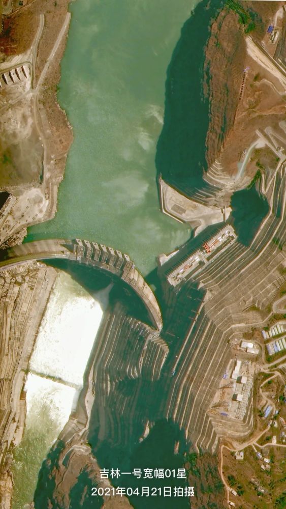 【卫星目击】进展飞快!世界在建最大水电站"白鹤滩水电站"蓄水创新高
