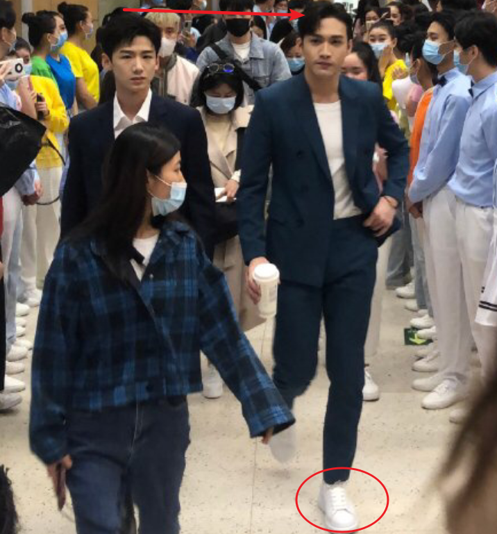 175与183身高差效果图,183和172身高差距图 白敬亭张彬彬身高同样是183,看清同框站一起差距,是否