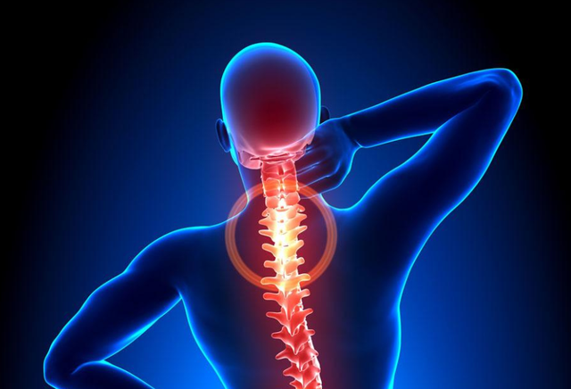 经常出现后背僵硬,肩膀酸痛是什么原因?医生:可能要提高警惕!