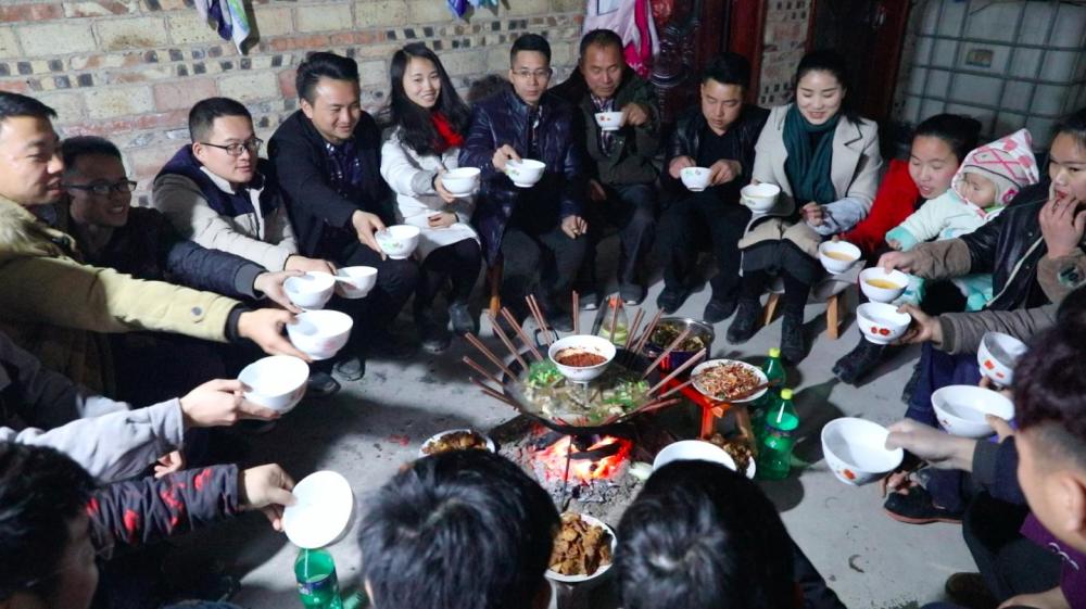 农村的祭祀习俗:供饭忌摆四样或五样菜,放筷子时还要念念有词