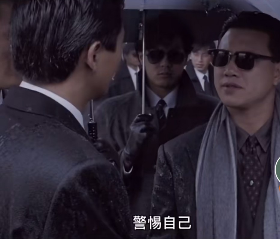 黑社会老大哥万梓良