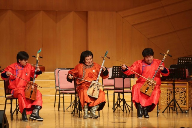 宝力高马头琴音乐会奏响市南魅力之夜|齐·宝力高|马头琴|音乐会|鸿雁