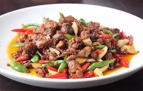 "全鹌鹑宴"迅速俘获不少食客!