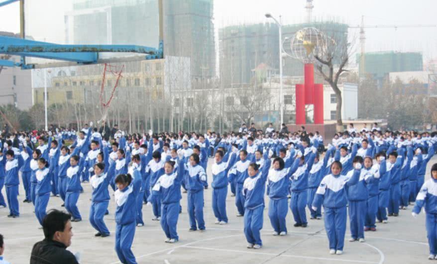 中国校服进化史,校服也可以穿的很好看,哪款才是你心中的第一
