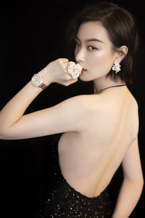 倪妮这套大美背黑色礼服,太性感了吧