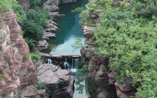 碧水丹霞云台山,风光无限红石峡,称为焦作旅游的名片