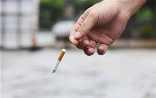 爷爷一根未熄灭的烟头差点要了孙子的命