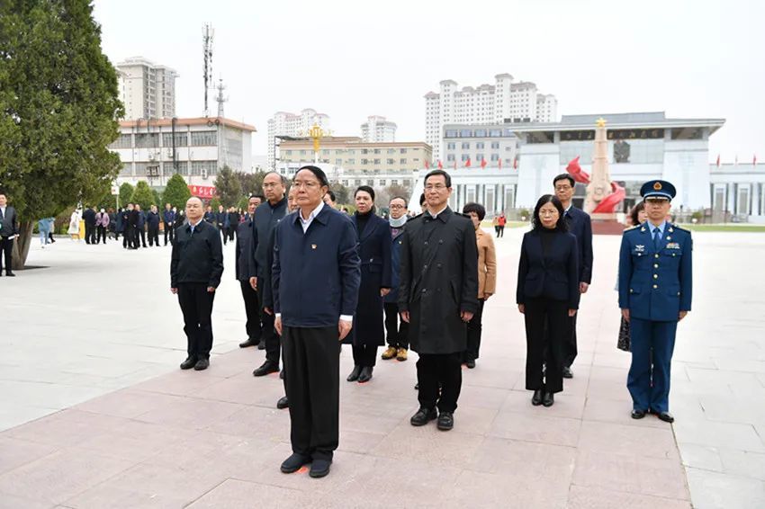 住甘全国政协委员在会宁开展党史学习教育现场学习欧阳坚参加