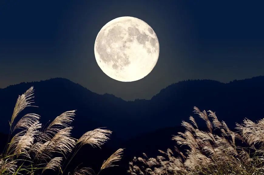 把心里话说给月宫上的嫦娥听 其实"超级月亮"是一种很常见普通的天文