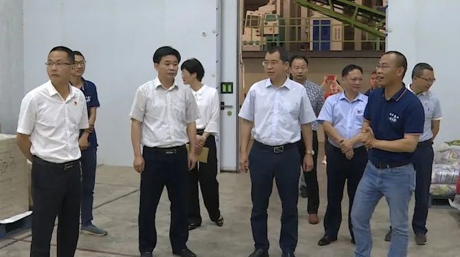 罗新辉,李志新感谢党和政府的关爱,工会组织的关心