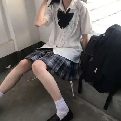 《头像舍》ins风jk制服女生头像 不露脸的动漫jk女头