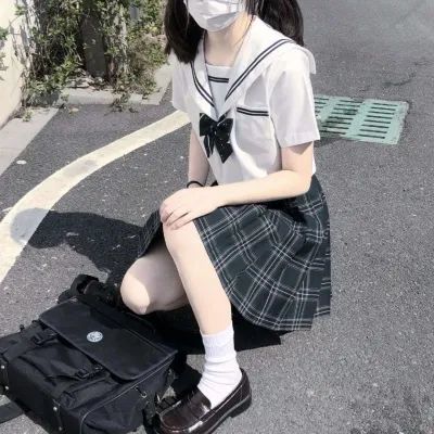 《头像舍》ins风jk制服女生头像 不露脸的动漫jk女头