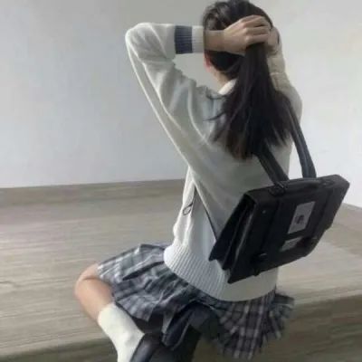 《头像舍》ins风jk制服女生头像 不露脸的动漫jk女头