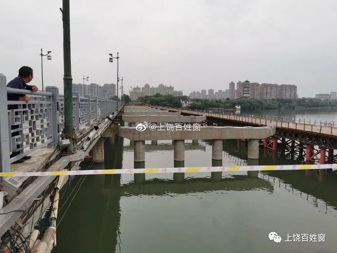 最新 龙潭大桥新建大桥11根横梁已经浇筑好9根 下一步