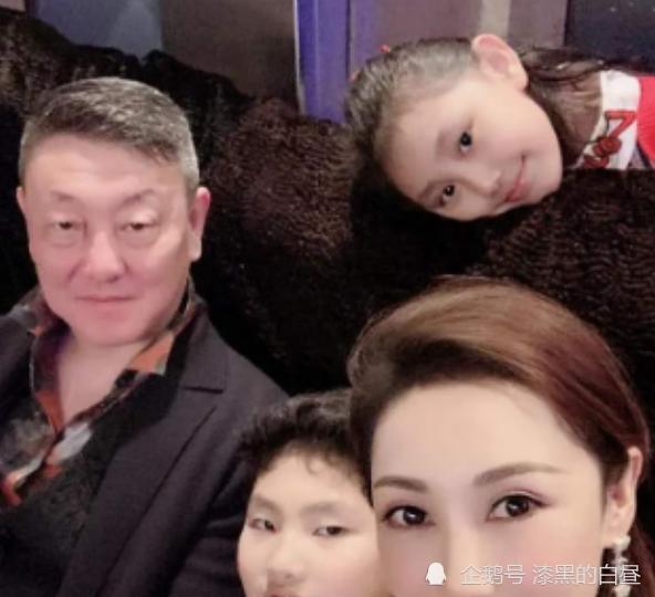 韩磊拥有北京四合院曾为小16岁娇妻退出歌坛如今怎么样了