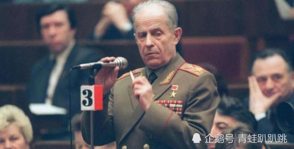 1991年老大哥苏联解体元帅自杀为何留下了5封遗书