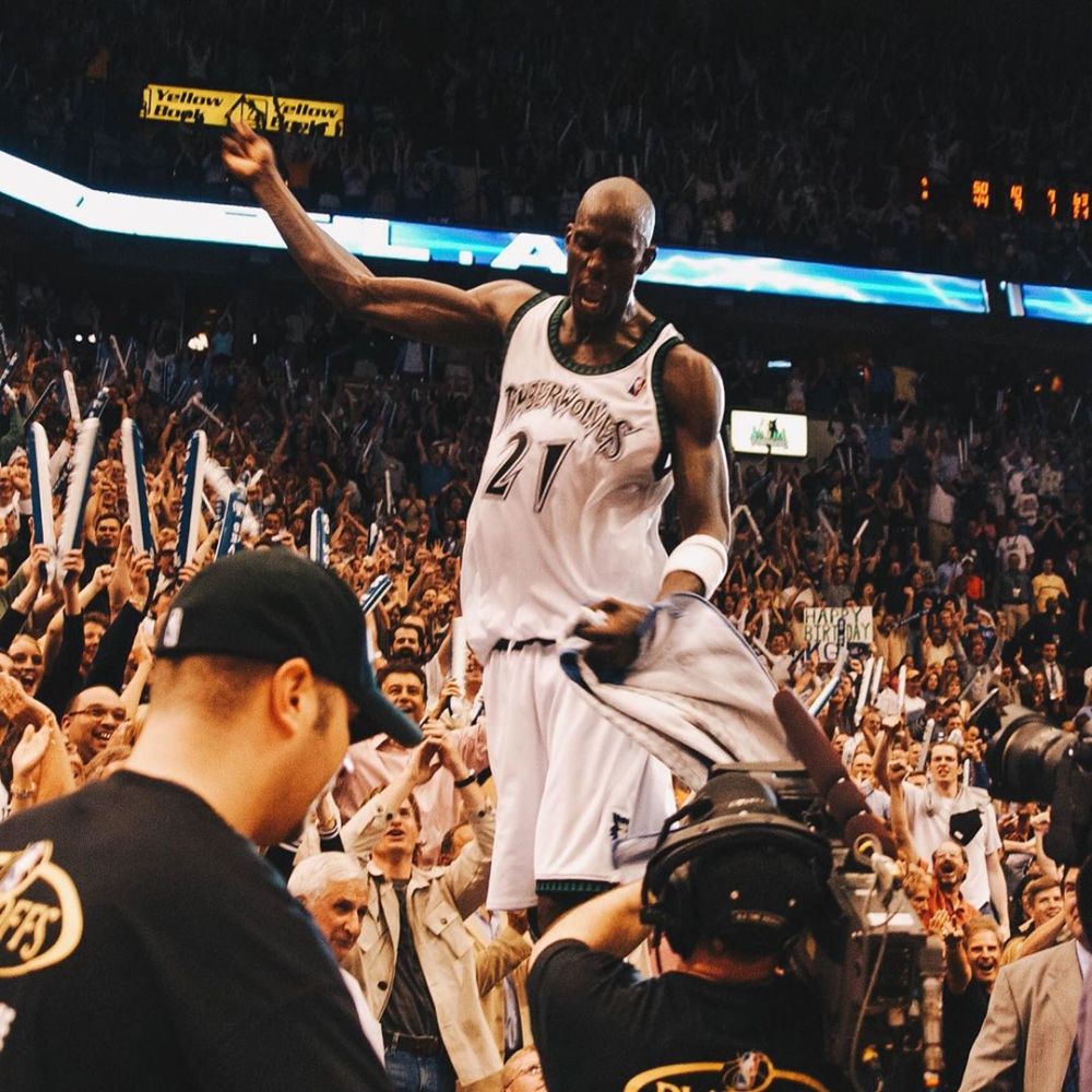 nba巨星离队时为母队带回了哪些资产?为何加内特会被球迷祝福