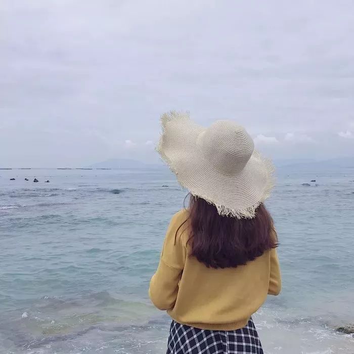 真人头像女背影比较真实的背影照女生