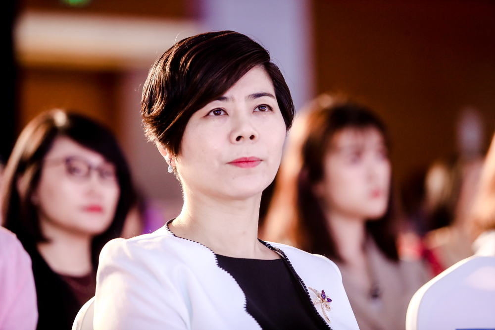 第一财经董事长兼ceo李蓉 信息智能服务是媒体转型升级的第三增长曲线