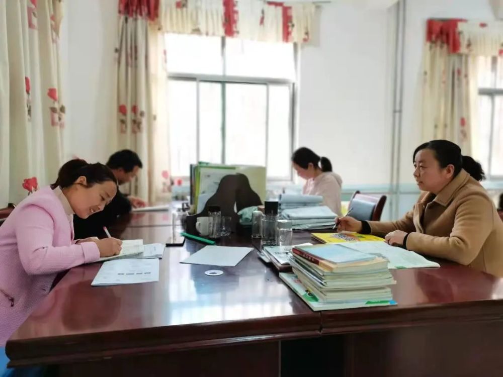 合阳教师刘颖萍拨动地球转动经纬一颗丹心育桃李