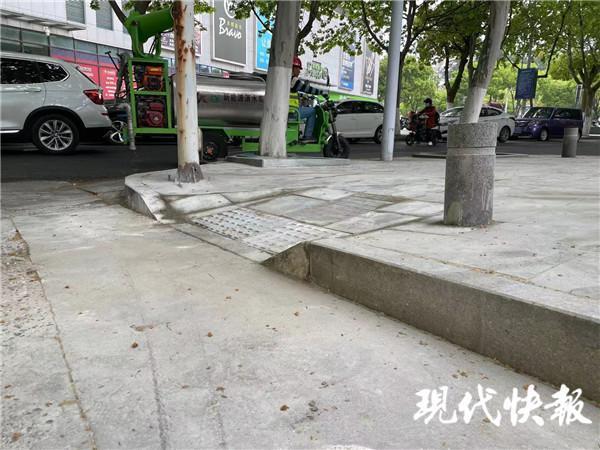 清除盲道上的拦路虎南京高淳区对道路进行微改造