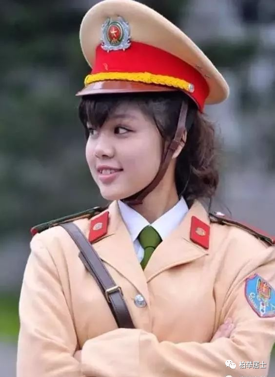 朝鲜女交警 pk 越南女交警