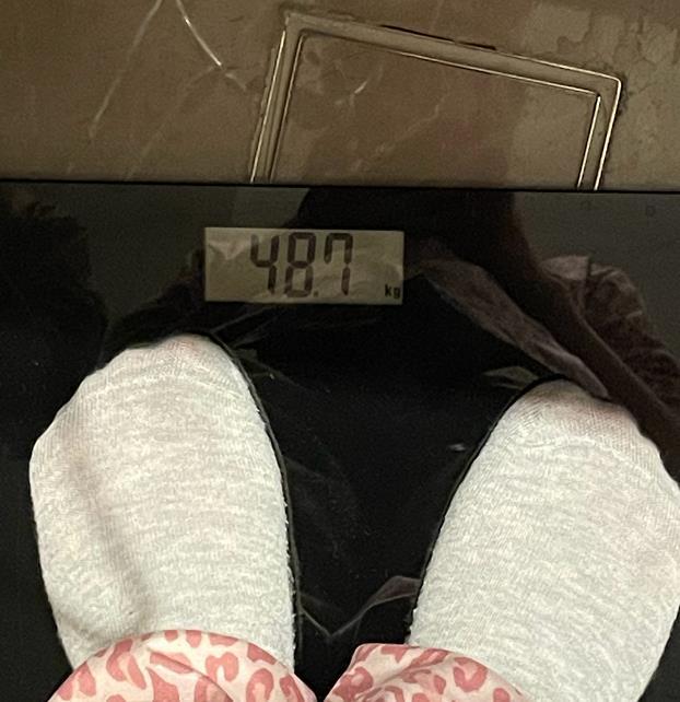 王灿晒体重引围观,月子里2天瘦12斤,硬说自己从来不减肥