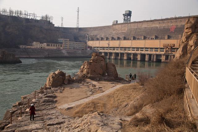 黄河下游已成"地上悬河",每年堆积4亿吨泥沙,为何不挖