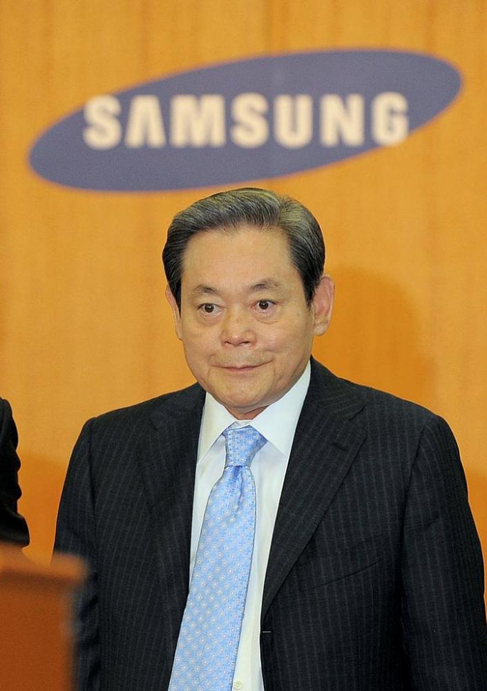 海外网4月28日电据韩联社28日报道,当天,已故三星集团会长李健熙的