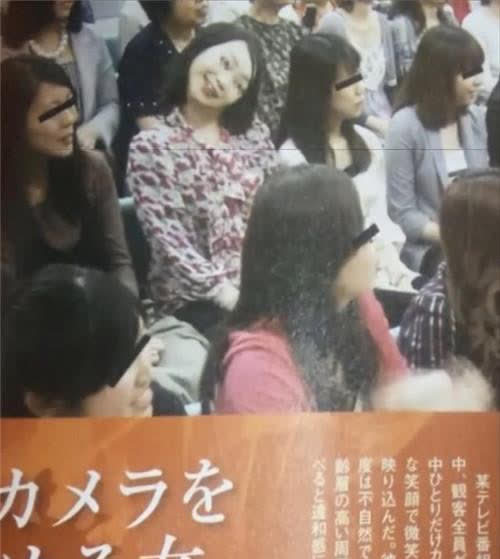 日本歪头姐灵异事件:面色惨白脖子扭曲,难道都市传说是真的?