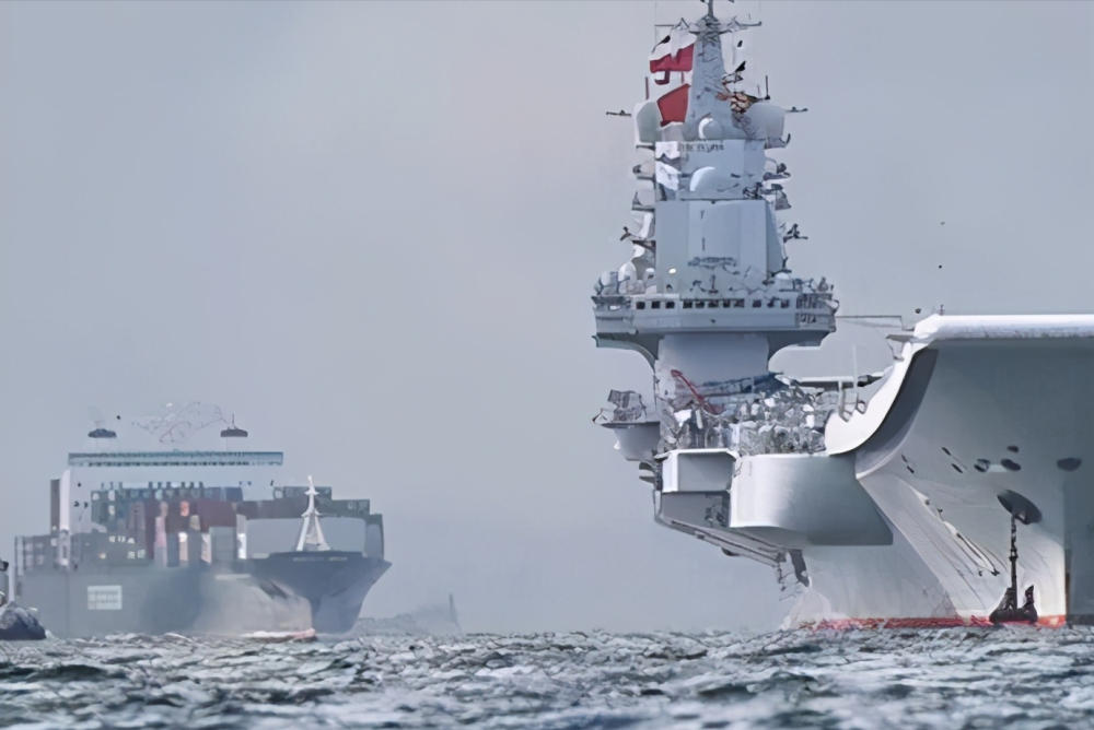 美军舰混入中国航母编队,肆意挑起争端,辽宁号:你已经被包围了