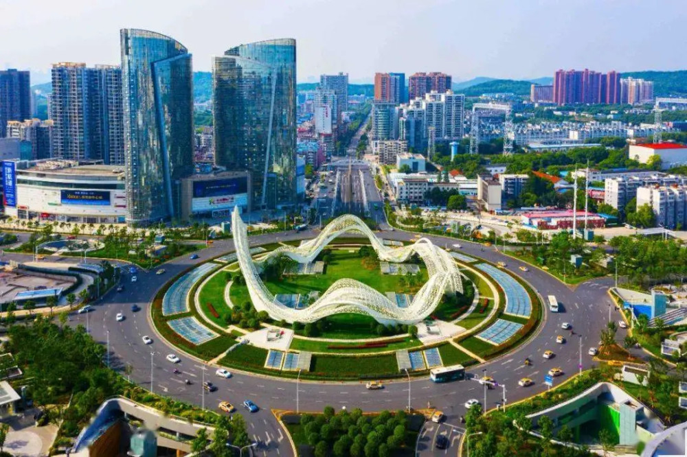 2021年成都市经济总量达到亿元_2021年成都市行政区域(2)