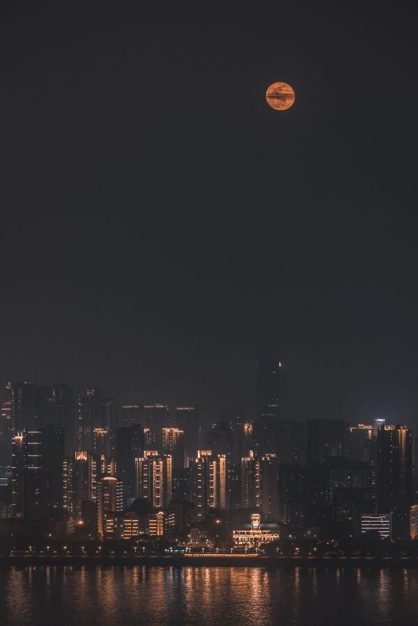 城市摄影队|精彩!"超级月亮"和武汉地标同框