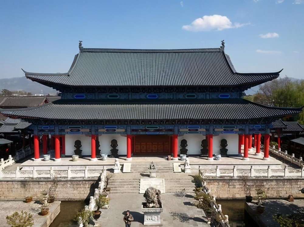 沐王府始建于明朝洪武年间,一直传承到明朝灭亡.