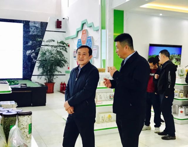 深圳宝能集团到我县参观考察