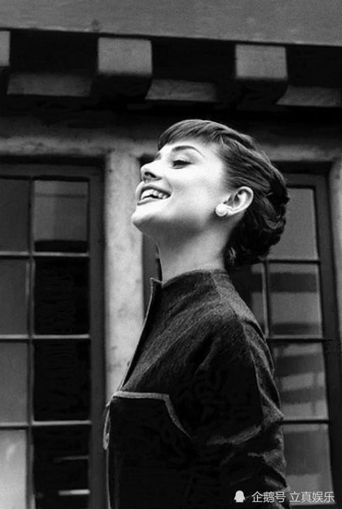 奥黛丽赫本经典照片集锦心中最美的女星