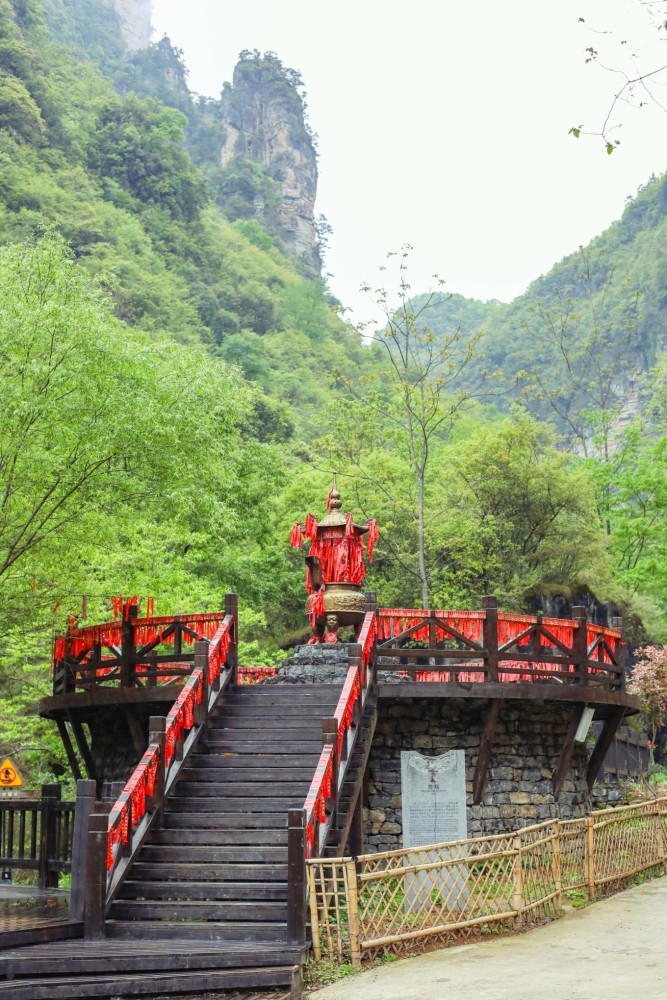 "秘境"九路寨,楚国故地的青山碧水,流转数千年时光,只为等你来