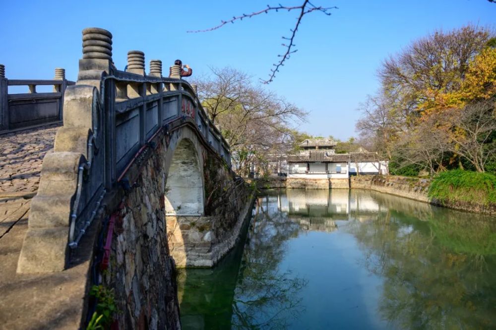 距离无锡市区非常近,目前惠山古镇是免大门票的,但部分小景点单独收费