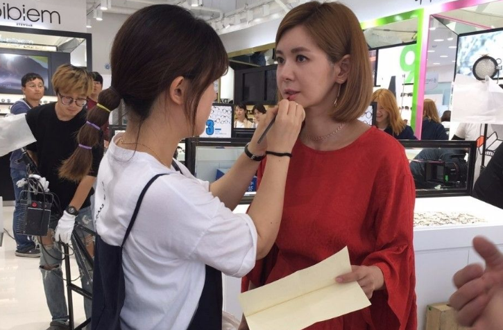 人鱼小姐张瑞希,年过半百至今单身,当年的清纯佳人脸"
