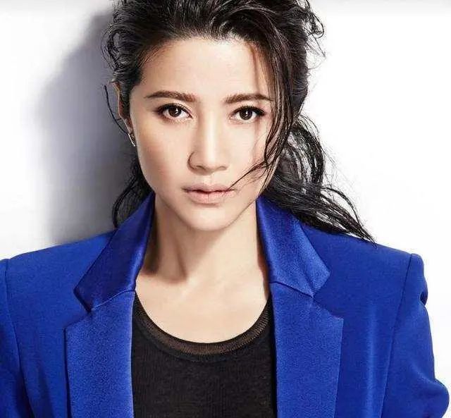 她是中国最好的女演员,40岁一举夺得8个影后奖,今48岁