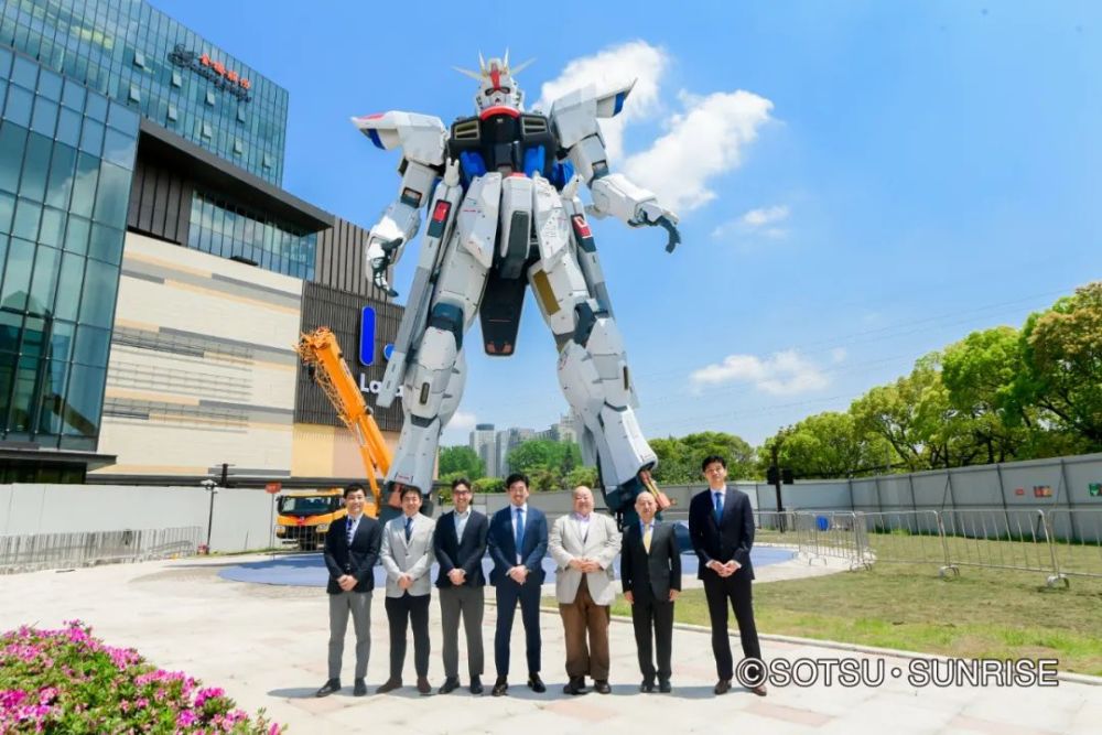 「玩乐」实物大自由高达立像顺利完成"安全祈愿式"!