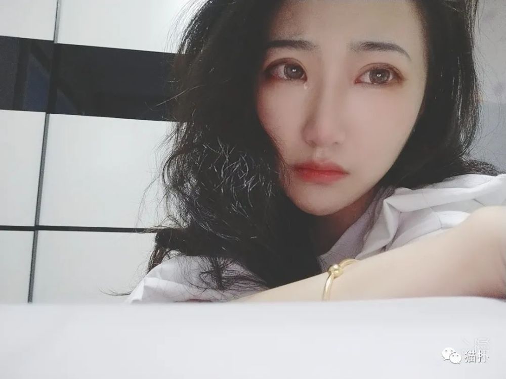 我直接自信:嗨老婆@wianllon:模仿一个仙女落泪美貌鲨人!