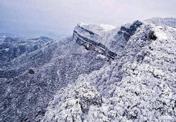 潮出不一young#漫步金佛山赏雪景