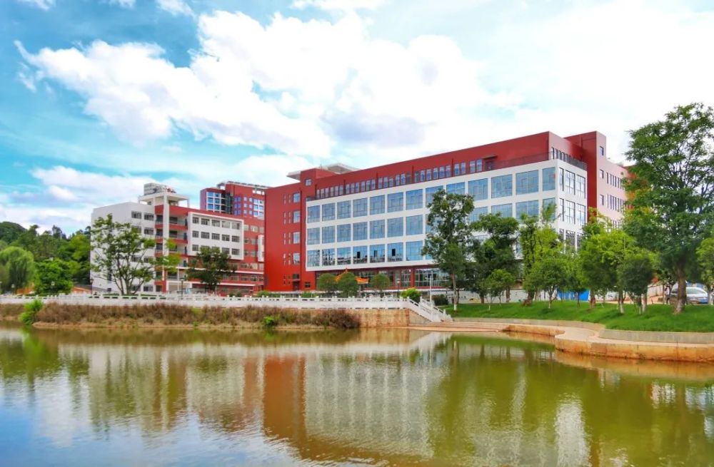 楚雄医药高等专科学校2021年招生简章