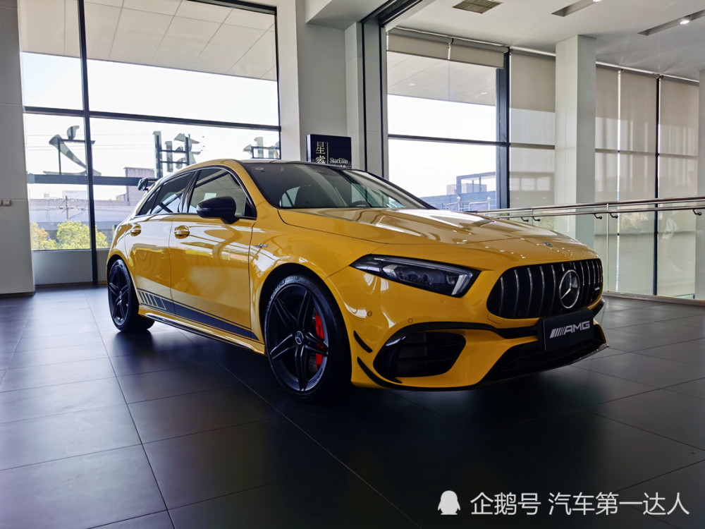 最新款 奔驰 amg a45s 先行特别版 炽夏黄/黑内