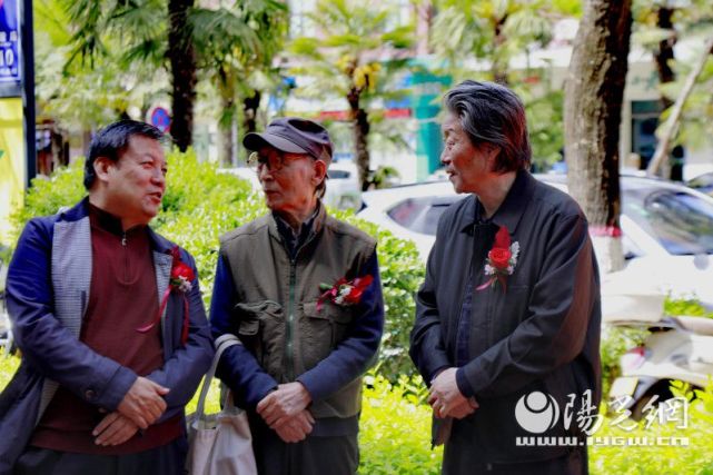 揭牌仪式当天,来自西安,宝鸡的知名书画家宋志贤,冯茂生,侯健,宁鹏,侯