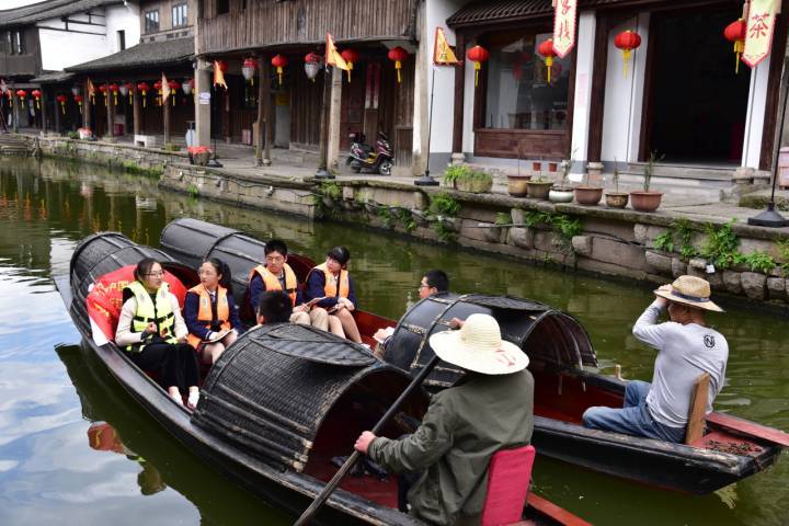 寻找红色青春图谱|走进绍兴市第一中学:穿越百年校史,乌篷船上仰望