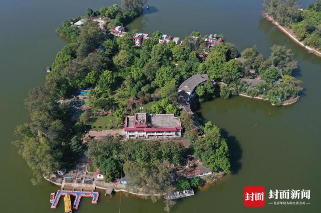 "五一"假期去哪玩 成都三岔湖这个"花岛"有点火