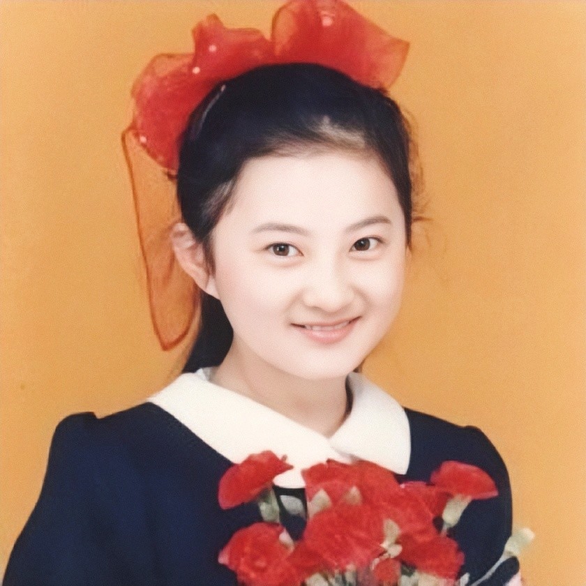 从御用童星到北大才女,40岁金铭尚未婚嫁,只因她自身的一个缺点