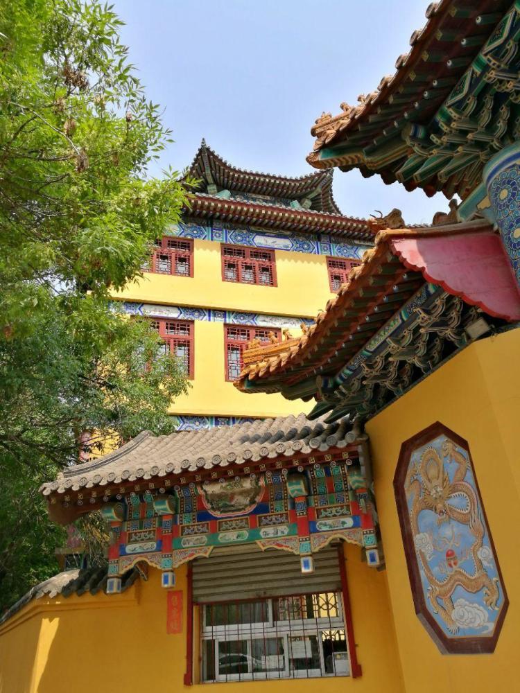 天津一座有1300多年历史的寺庙,建筑宏伟,错落有致,布局协调